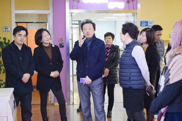 区人大常委会副主任盛俊杰走访调研